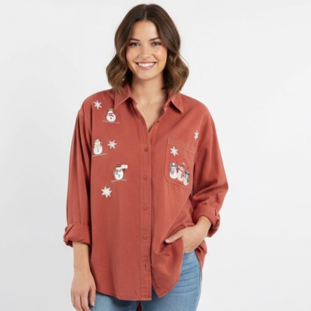 🌟🌟Las Olas Charming Rust Button Down Shirt with embroidered Snowman Design